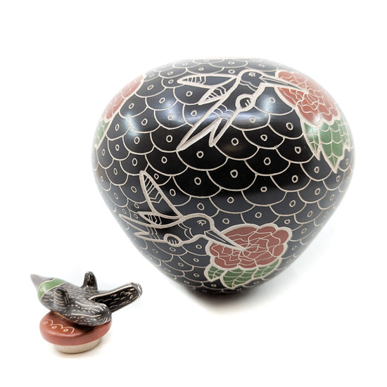 Elegant Lidded Hummingbird with Finely Etched Detail