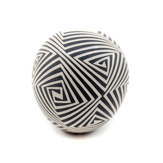 Geometric Maze Pot in Black