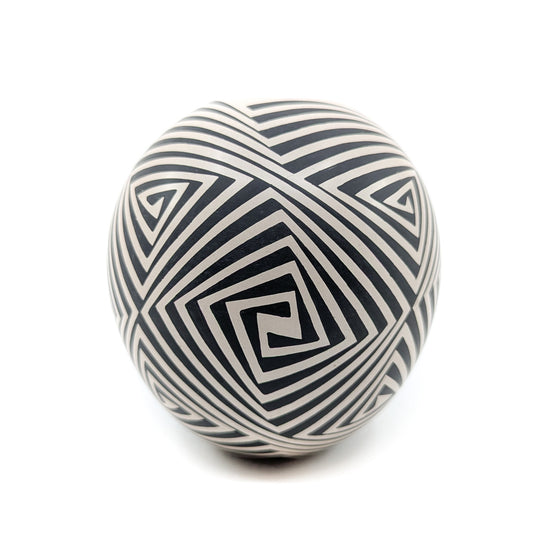 Geometric Maze Pot in Black